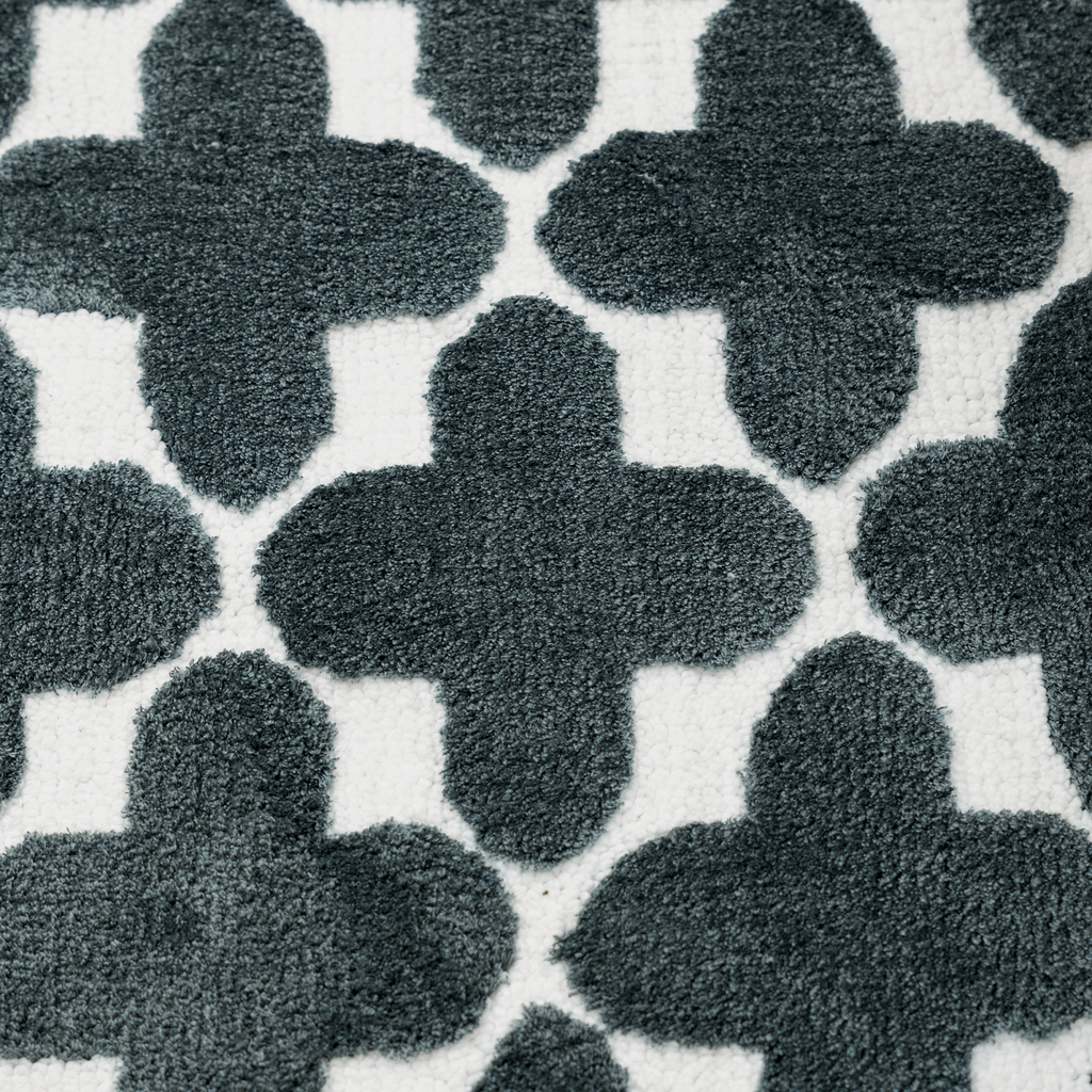 The Clover Suit | Geometric Bath Mat