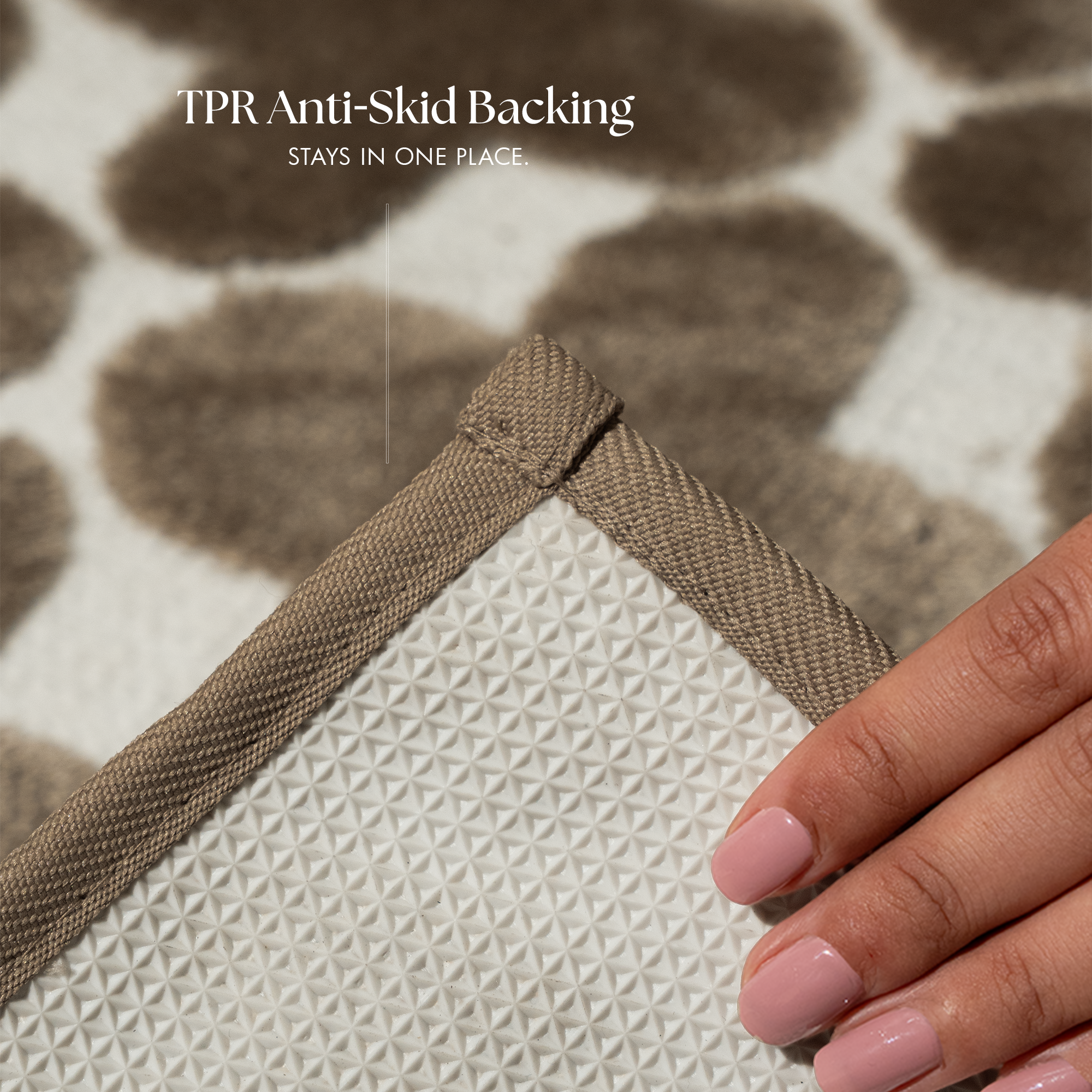 The Clover Suit | Geometric Bath Mat