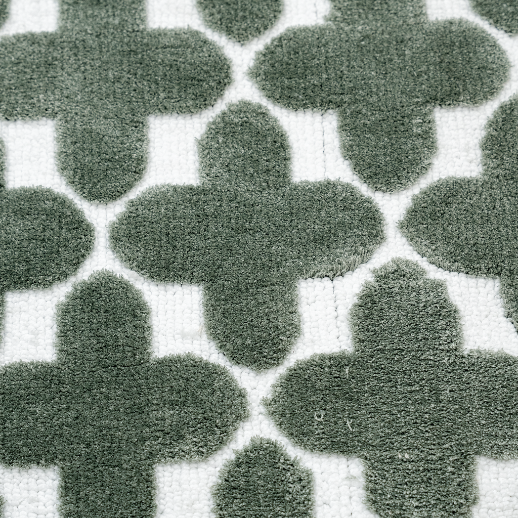 The Clover Suit | Geometric Bath Mat
