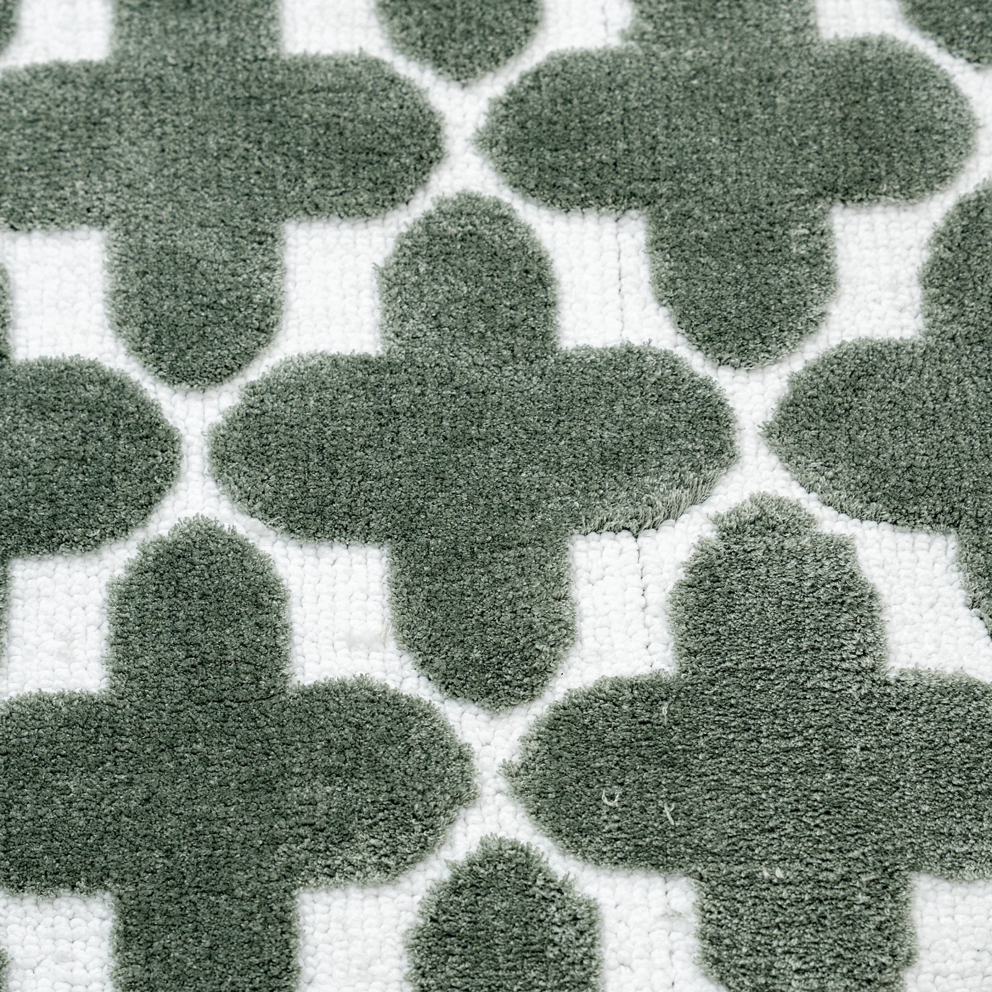 The Clover Suit | Geometric Bath Mat
