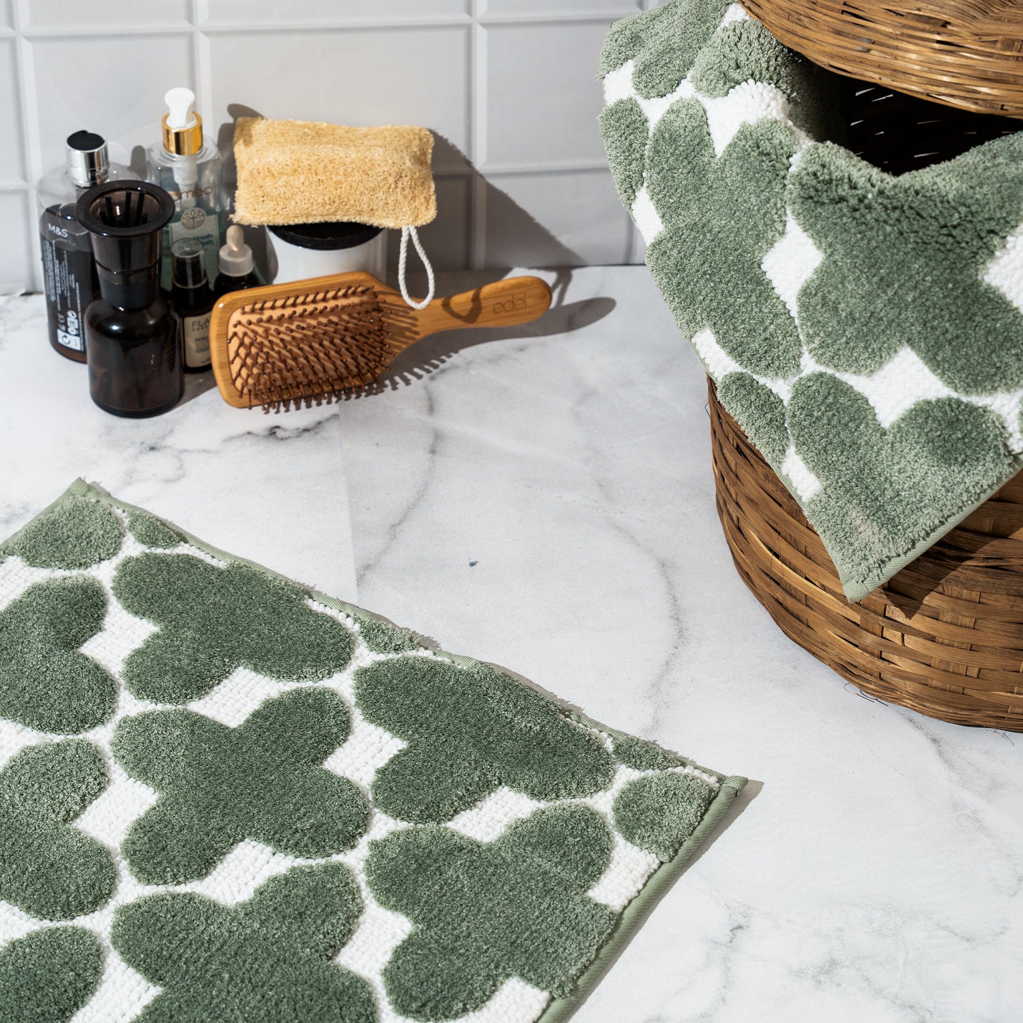 The Clover Suit | Geometric Bath Mat