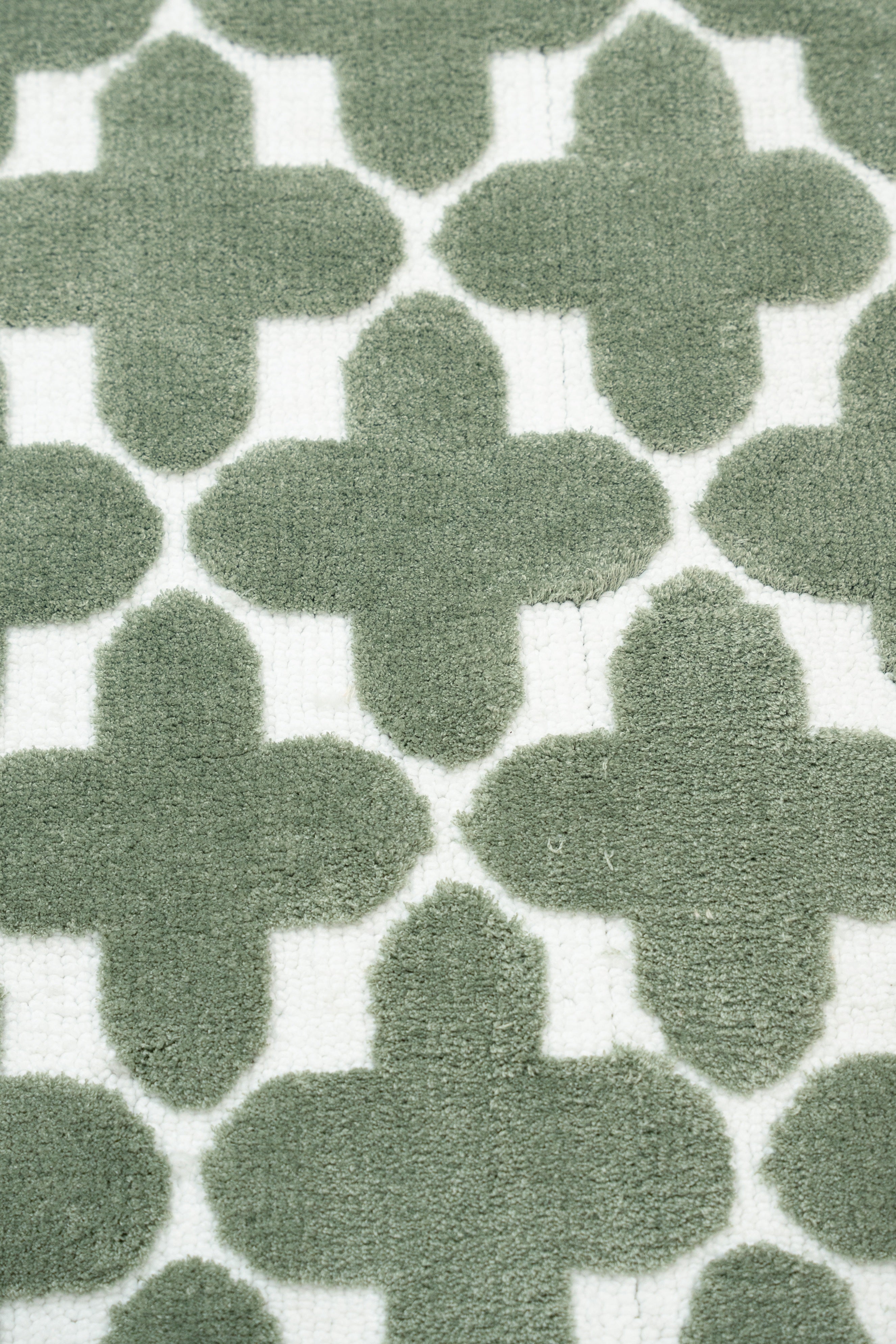 The Clover Suit | Geometric Bath Mat