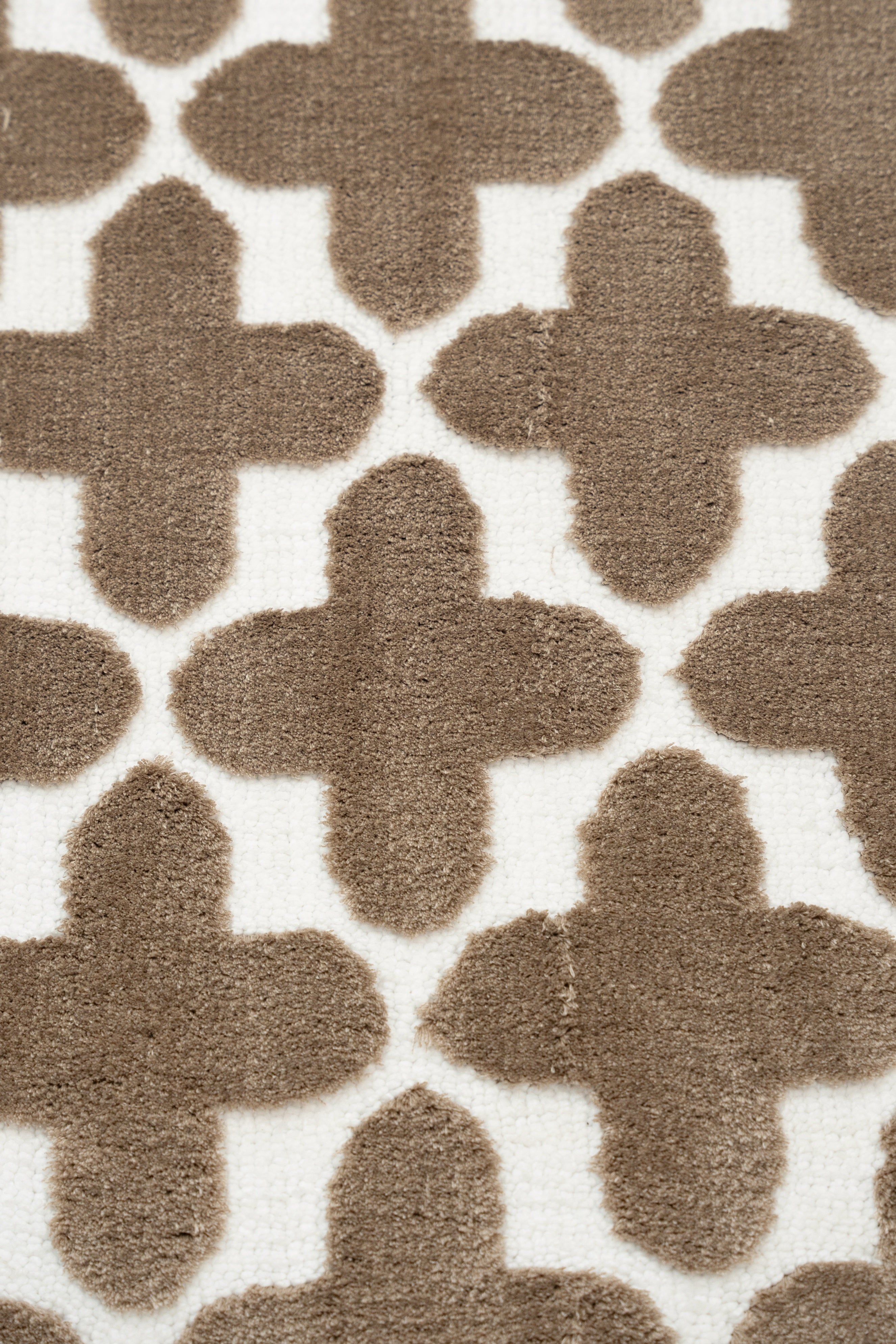 The Clover Suit | Geometric Bath Mat