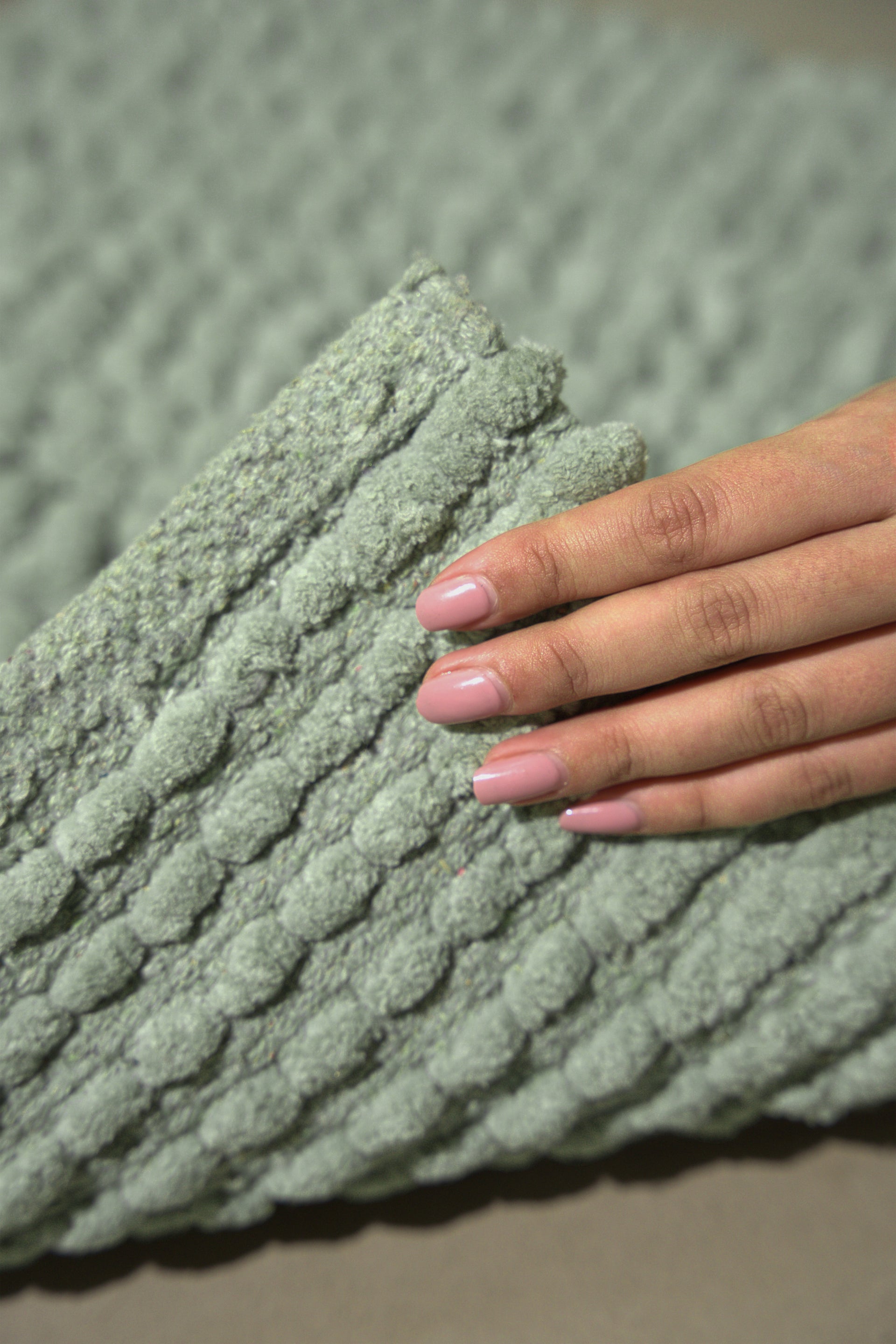 The Bubble Touch | Latex Backing Bath Mat