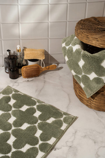 The Clover Suit | TPR Backing Bath Mat