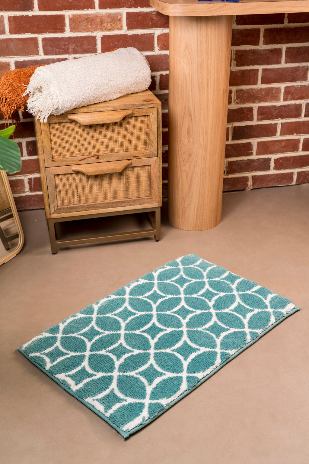 The Halo | Geometric Foam Bath Rug