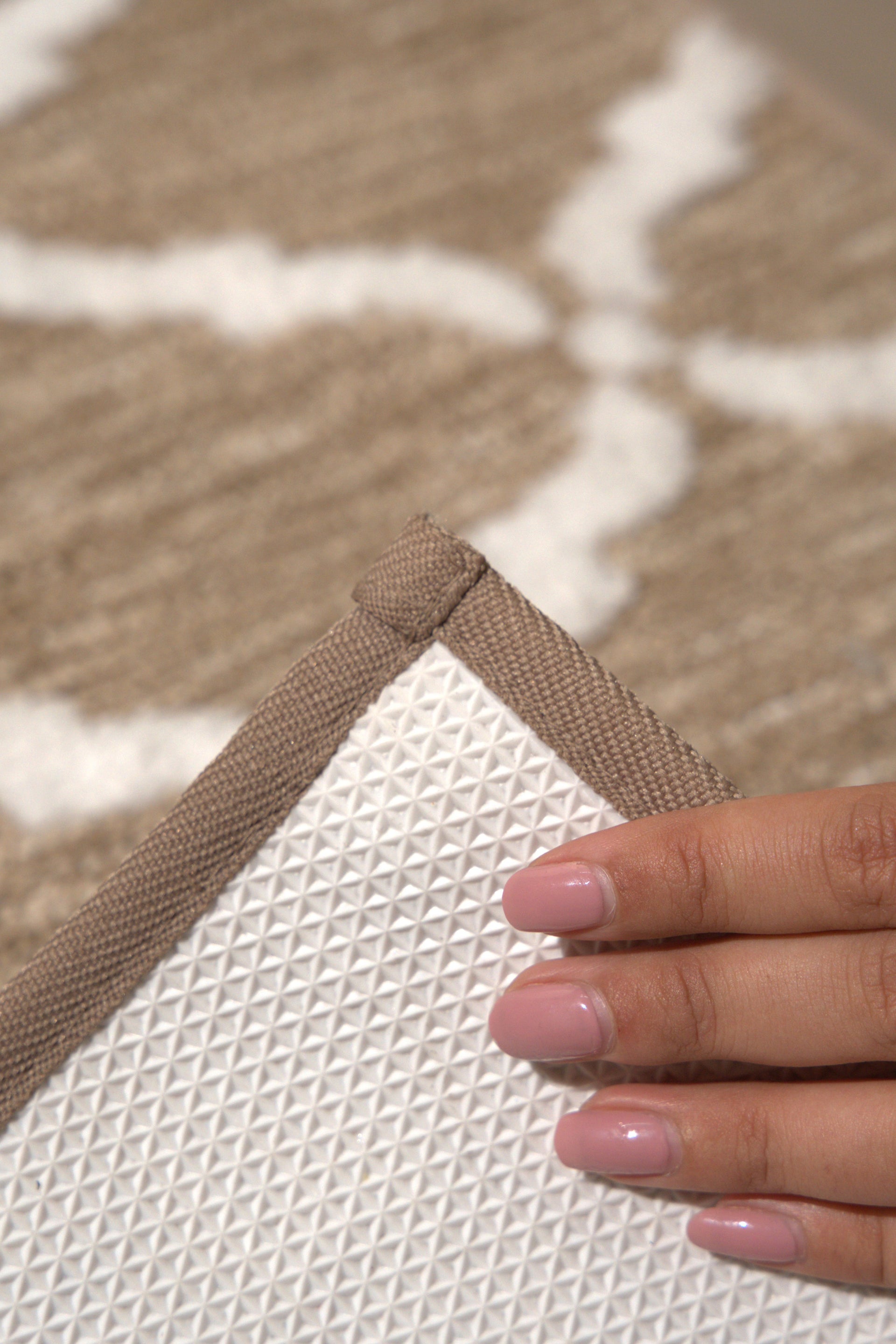 The Ivory Trellis | TPR Backing Bath Mat
