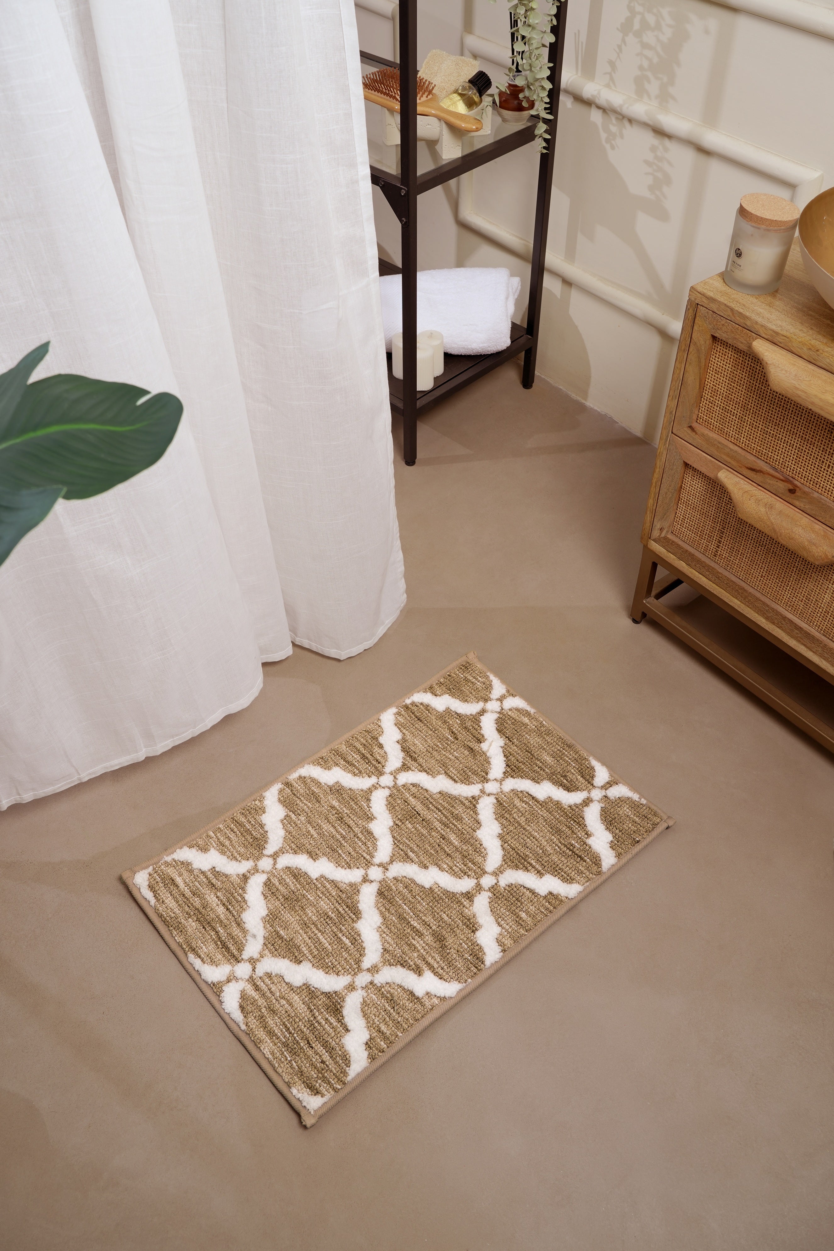 Ultra-Soft Ivory Trellis Bath Mat