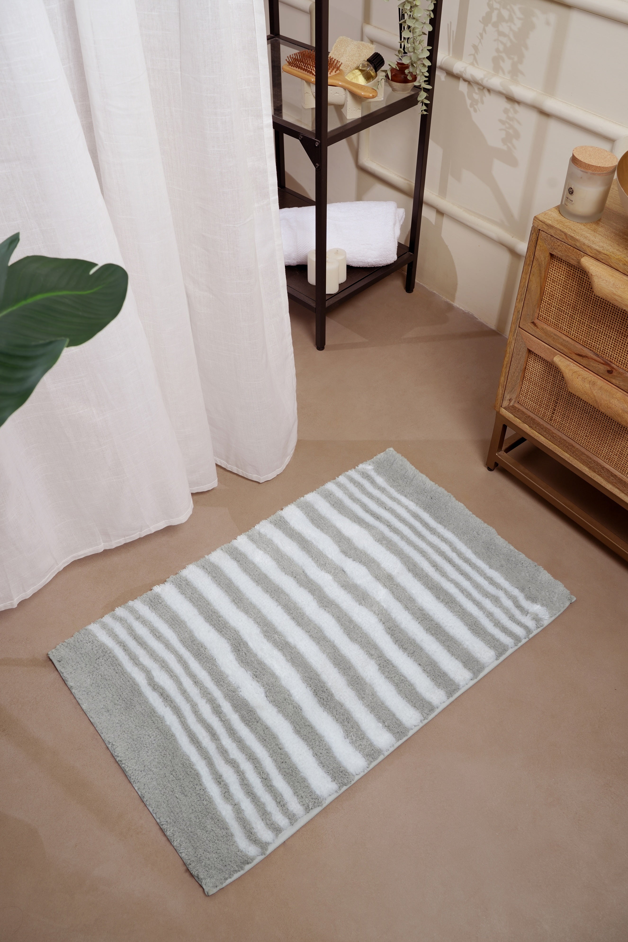 The Low Tide | Striped Microfiber Bath Mat
