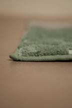 The Clover Suit | Geometric Bath Mat