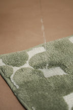 The Clover Suit | Geometric Bath Mat
