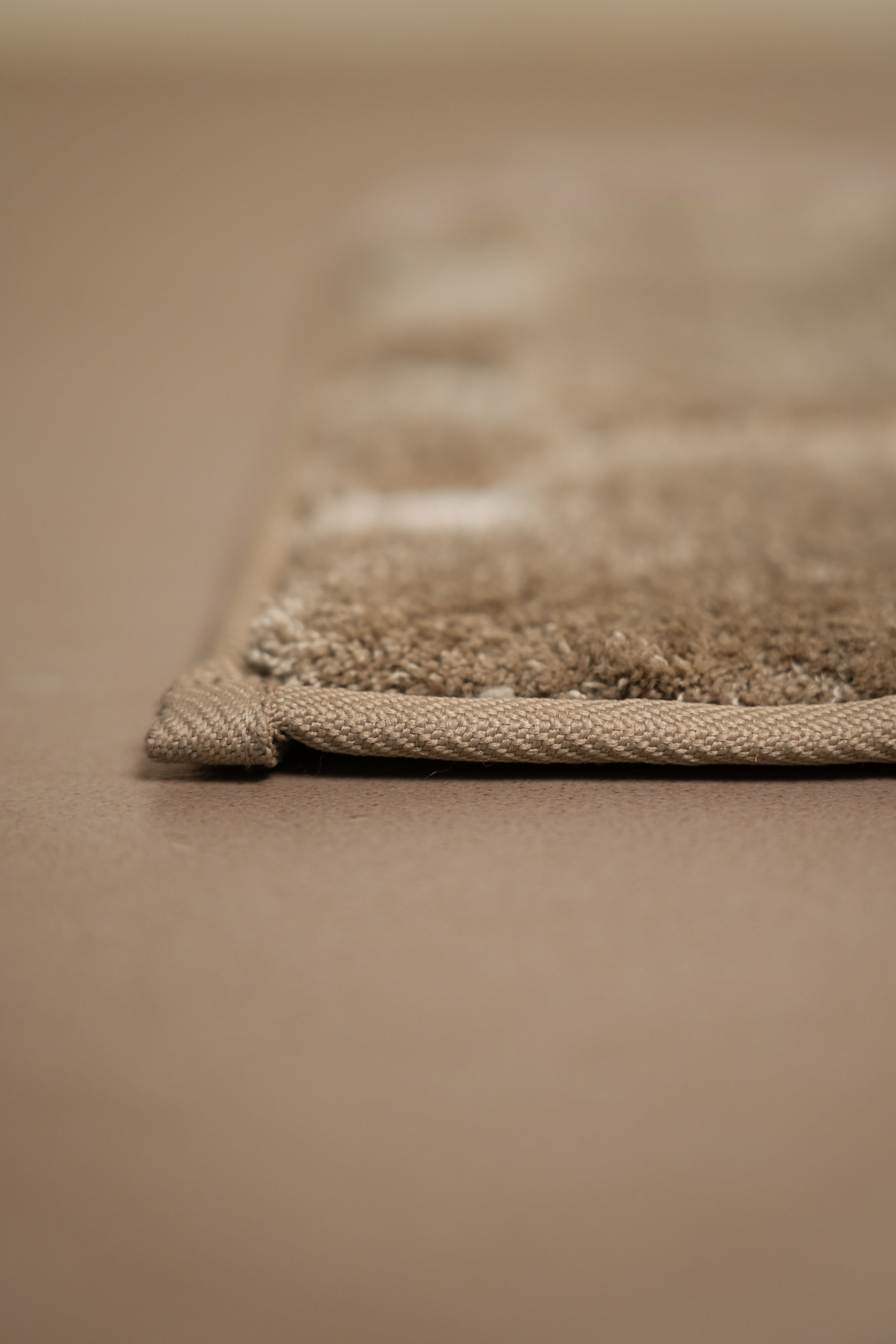 The Clover Suit | Geometric Bath Mat