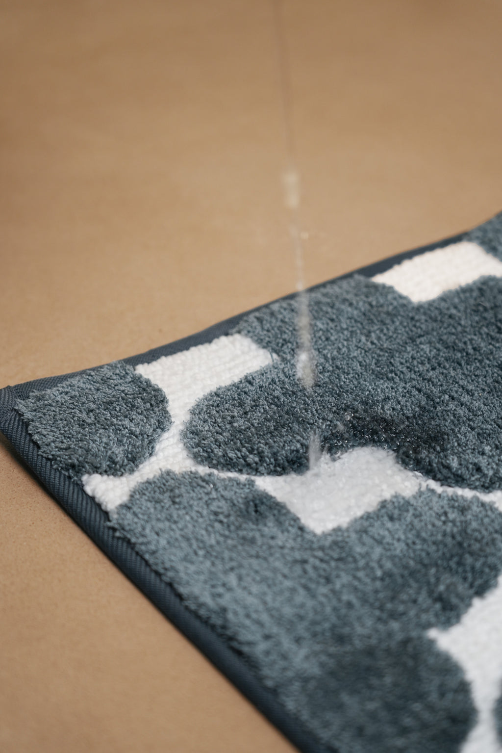 The Clover Suit | Geometric Bath Mat
