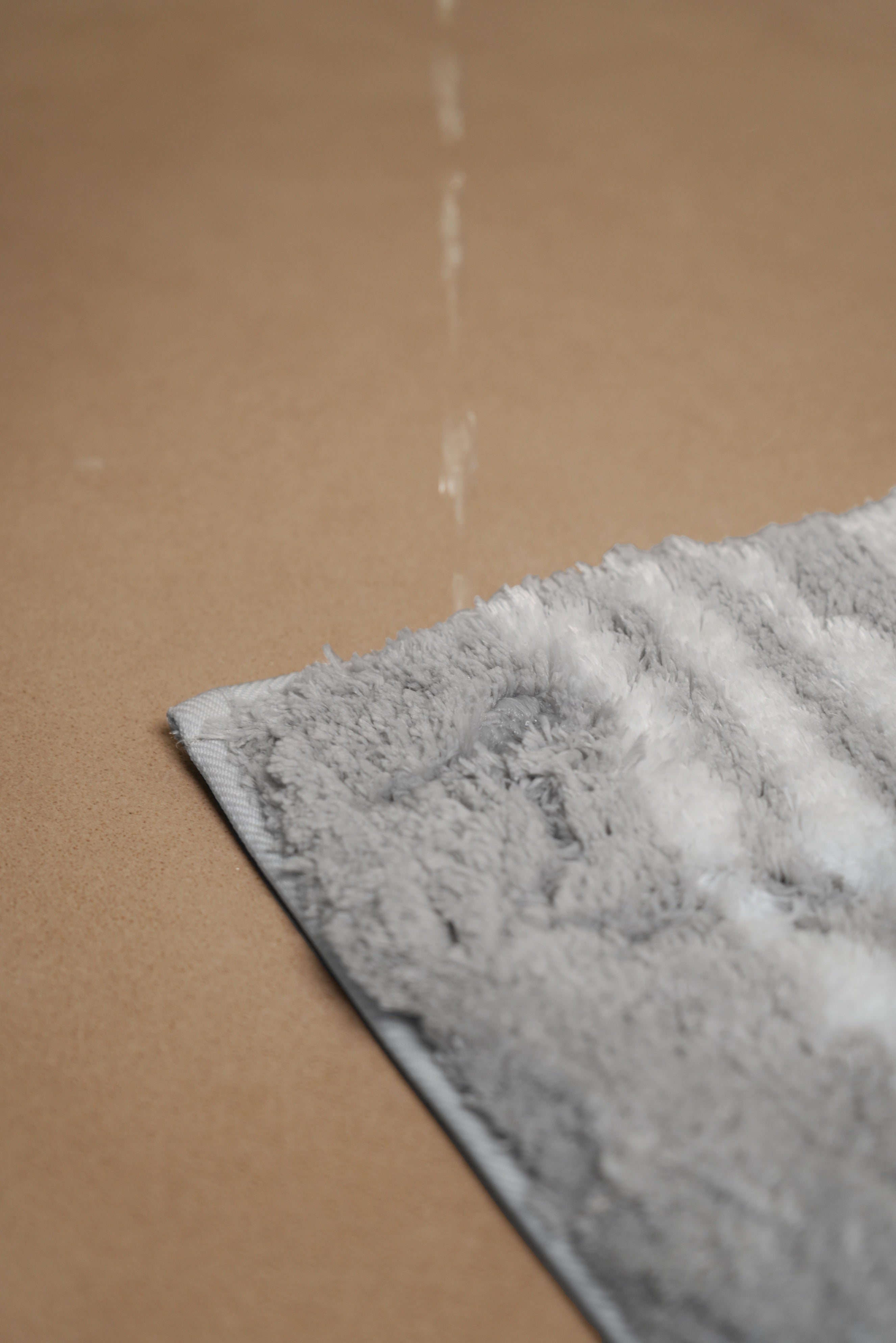 The Low Tide | Striped Microfiber Bath Mat