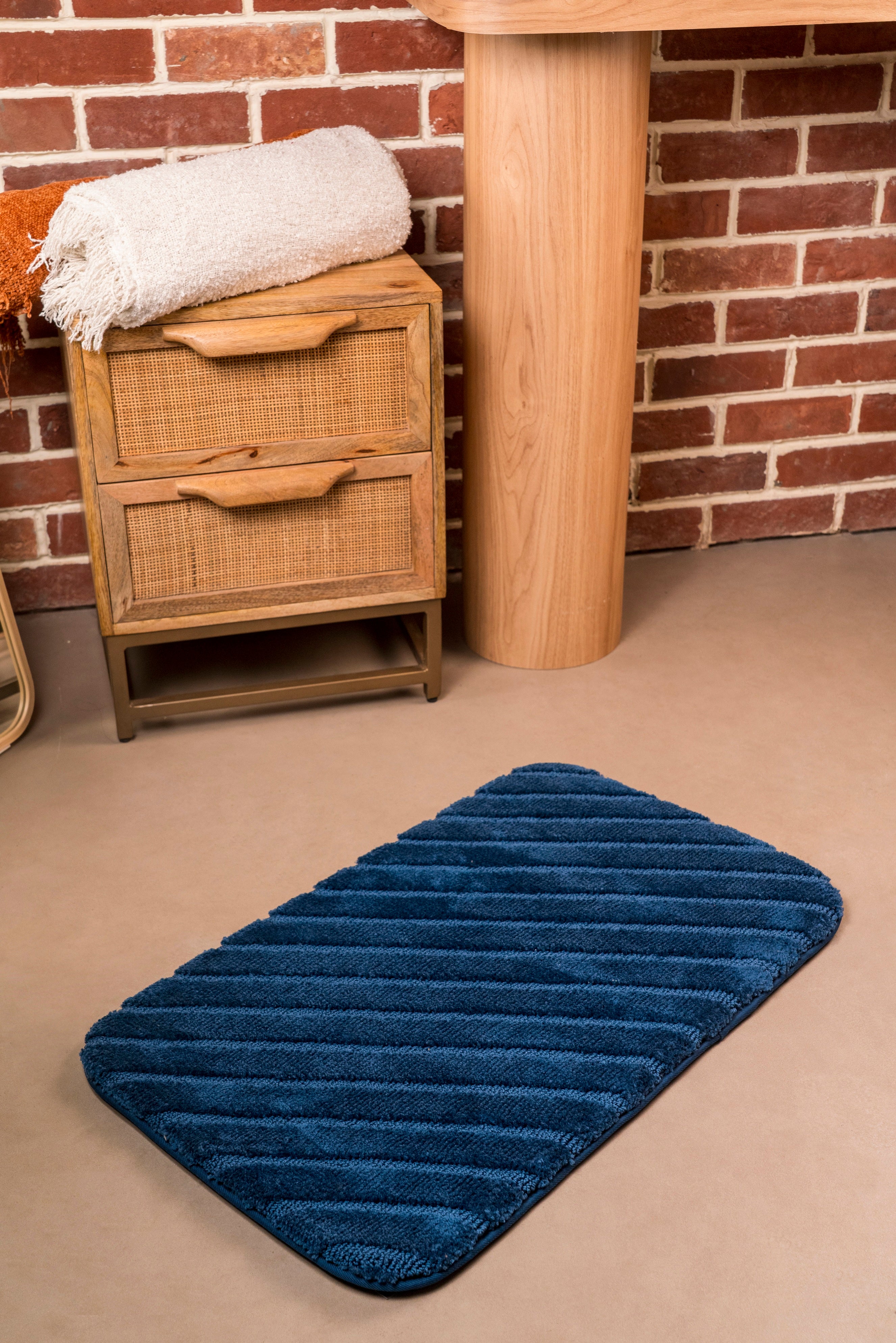 The Tide Velora |  Foam Bath Rug