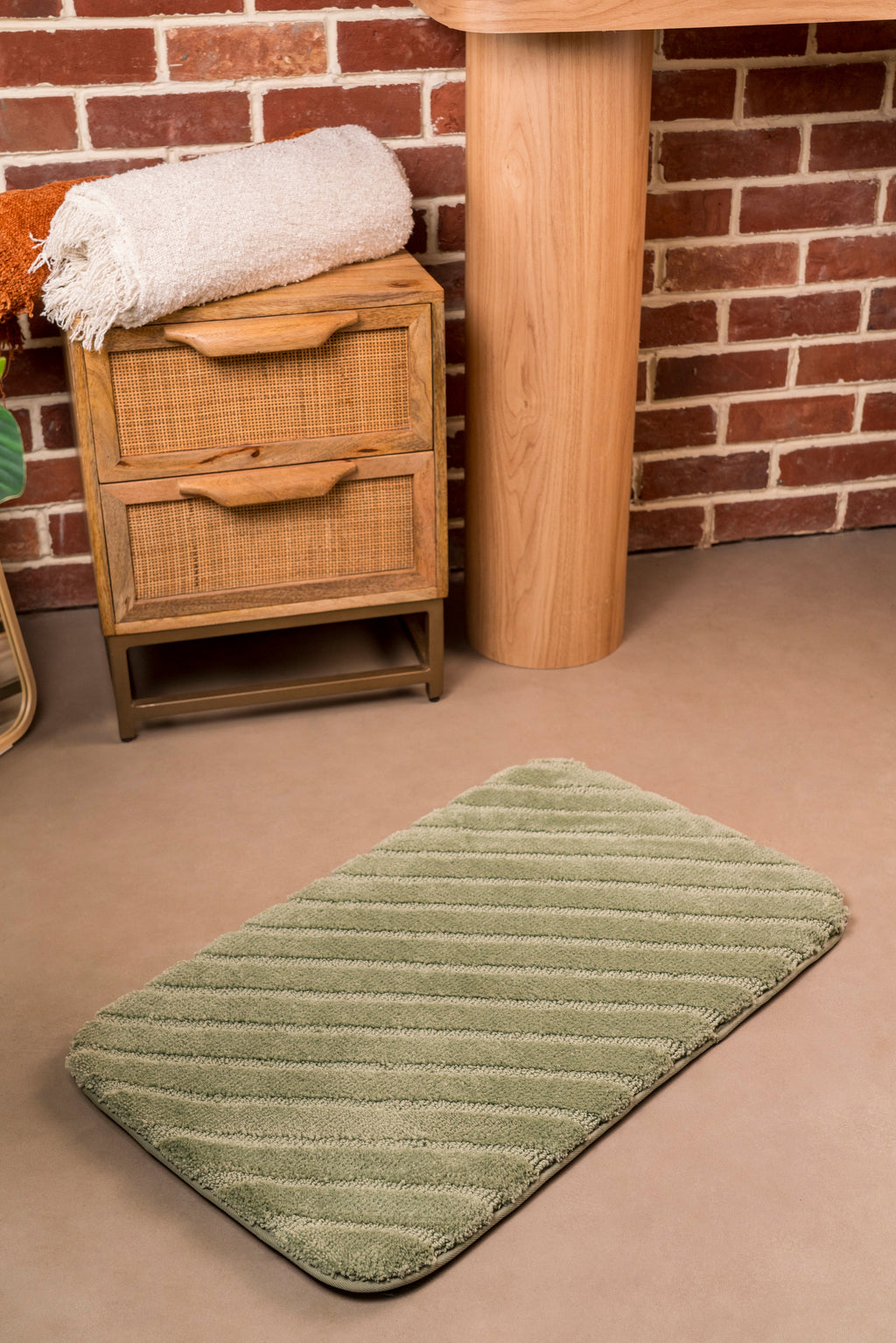 The Tide Velora |  Foam Bath Rug