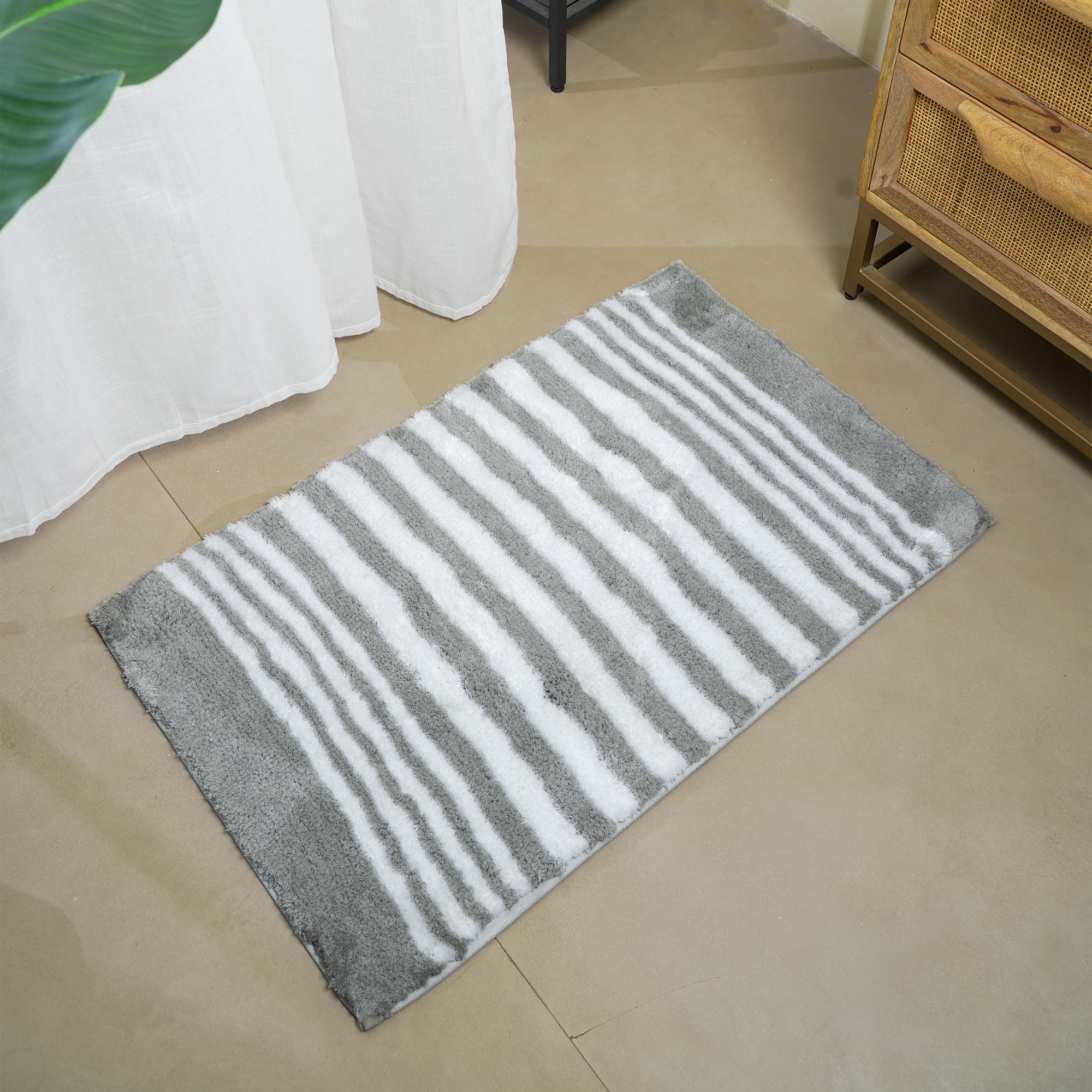 The Low Tide | Striped Microfiber Bath Mat