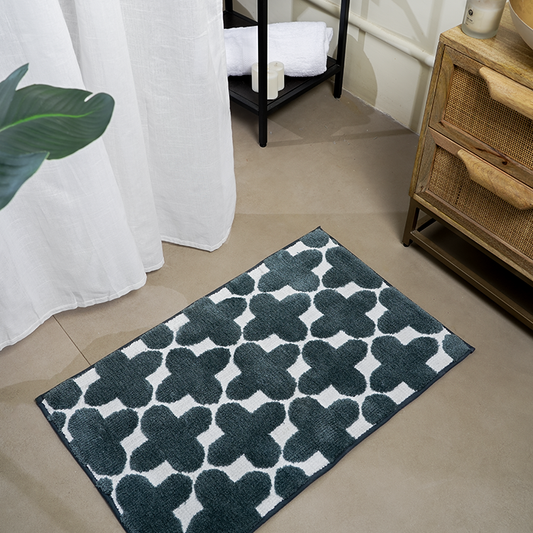The Clover Suit | Geometric Bath Mat