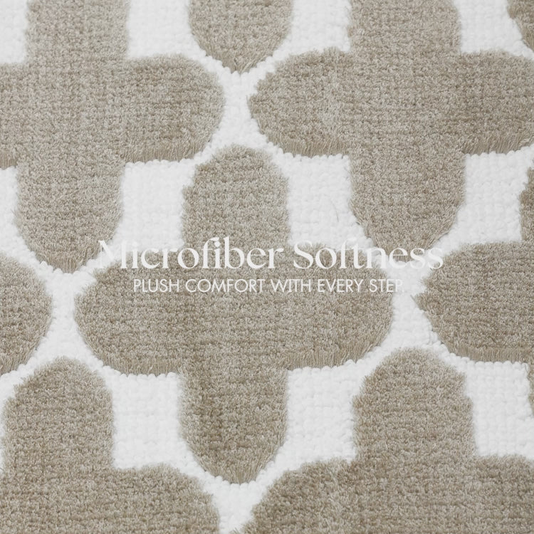 The Clover Suit | Geometric Bath Mat