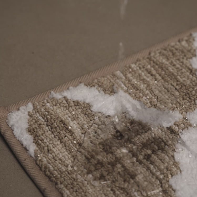 Ultra-Soft Ivory Trellis Bath Mat